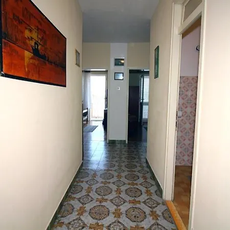 Apartment 3 Bedroom In