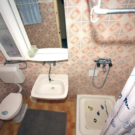 Apartment 3 Bedroom In *