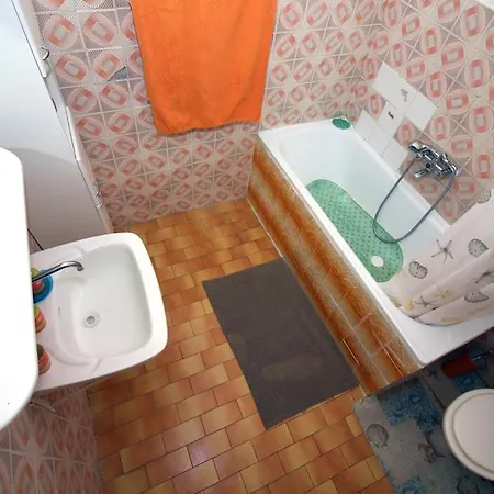 3 Bedroom In Apartment *