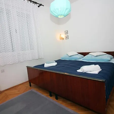 3 Bedroom In Apartment Tisno