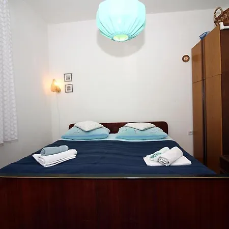 Apartment 3 Bedroom In *
