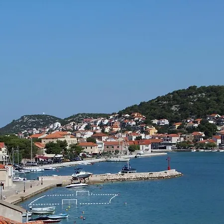 Apartment 3 Bedroom In Tisno