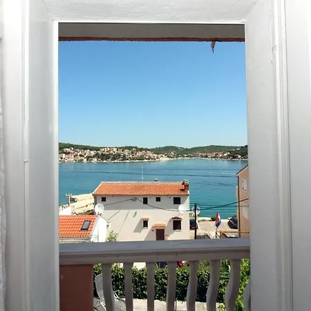 3 Bedroom In Apartment *